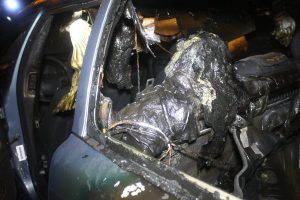 Elektrėnų savivaldybėje padegti automobiliai, gaisras buvo persimetęs į namą