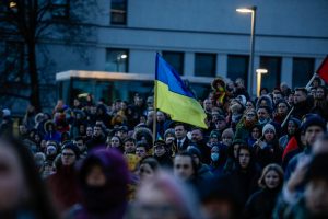 Ukrainietis pristato eilėraščių rinkinį „Uždarykite dangų“: surinktas lėšas skirs savo šaliai