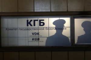 Į Seimą grįžta siūlymas paviešinti valstybės tarnyboje dirbančius buvusius KGB bendradarbius