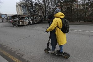 Chaosas Almatoje lietuvio akimis: išėjai vaistų nusipirkti ar batono – ir jau negyvas