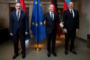 O. Scholzas: Baku ir Jerevanas įsipareigojo nesutarimus spręsti taikiomis priemonėmis