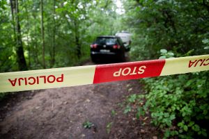 Tragiška atomazga: įtariama, kad miške rastas ieškoto garliaviškio kūnas