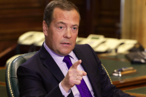 D. Medvedevas: Rusija sieks atkeršyti už Vakarų sankcijas