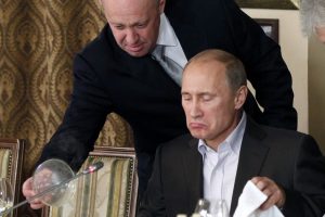 J. Prigožinas pratrūko: V. Putinui ant stalo neša visišką p***