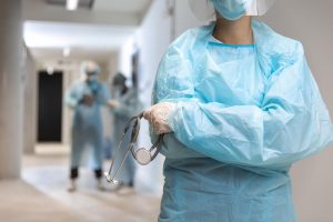 Panevėžio medikai laimėjo ginčą dėl priedų už darbą su įtariamais COVID-19 pacientais