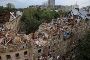 Karas Ukrainoje tęsiasi jau 500 dienų: vėl didėja civilių aukų skaičius 