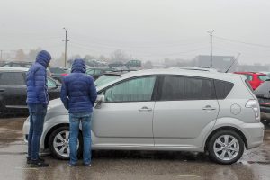 Absurdas: aferistai gerai žinomi, bet policija jų neįveikia