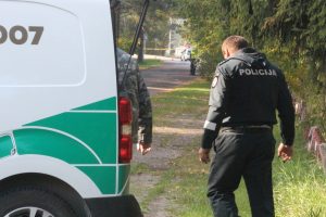 Žmogžudystė Trakų rajone: moteris kraujo klane rado negyvą sūnų, įtariamoji – aukos žmona