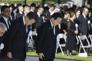 Hirošimos katastrofos metines mininti Japonija smerkia Rusijos branduolinę grėsmę