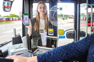 „Kauno autobusai“: pažymėtą bilietą programėlėje „Žiogas“ privaloma parodyti vairuotojui