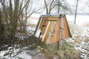 Trijų vakarų Lietuvos rajonų gyventojams rekomenduojama nevartoti užlietų šulinių vandens