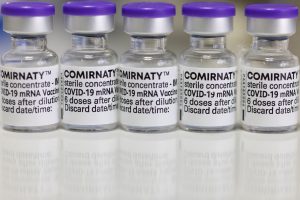 Lietuva Kiprui parduos 117 tūkst. dozių „Comirnaty“ vakcinų