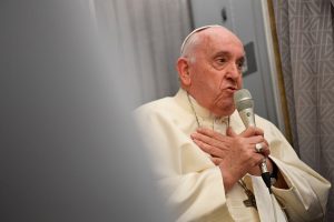 Popiežius Pranciškus ir toliau neatmeta galimybės atsistatydinti 