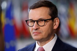 Lenkijos premjeras pasiūlė nebeišduoti vizų Rusijos piliečiams