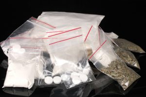 Vilniuje rasta 119 lankstinukų su galimai narkotine medžiaga