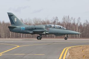 NATO naikintuvams teko lydėti vieną Rusijos karinį lėktuvą