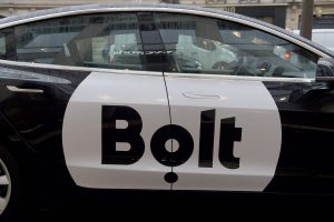 Dalis „Bolt“ vairuotojų protestavo prieš didinamą komisinį mokestį