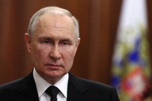 V. Putinas „Wagner“ boso maištą vadina išdavyste, žada apginti Rusiją