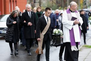 A. Nausėdos laidotuvės – išlaikant tradicijas