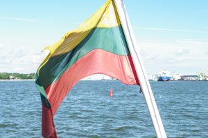 Lietuvos laivų vėliava kyla aukštyn