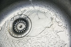 Seimas linkęs drausti vandens tiekėjams jungtis su kitų veiklų įmonėmis