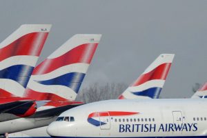 Saugumo spragos: vyras be bilieto ir paso lėktuvu iš Londono išskrido Niujorką