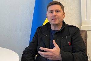 M. Podoliakas paaiškino V. Zelenskio sprendimą atnaujinti Ukrainos ginkluotųjų pajėgų vadovybę