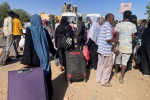 Pentagonas: JAV siunčia pajėgas į regioną dėl galimos Sudano ambasados evakuacijos 
