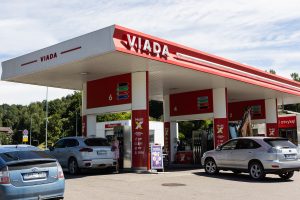 LEA: benzinas ir dyzelinas Lietuvoje per savaitę pabrango centu