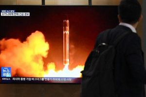 G-7, JT pasmerkė nepavykusį Šiaurės Korėjos žvalgybinio palydovo paleidimą 