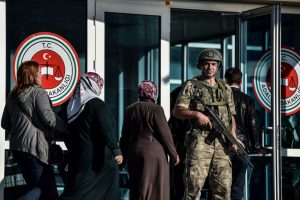 Turkijos teismas nurodė paleisti į laisvę 71 kadetą, nuteistą po nepavykusio perversmo