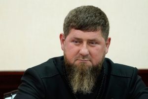 Mero patarėjas: R. Kadyrovas lankėsi Mariupolyje, bet išsigando drono ir pabėgo