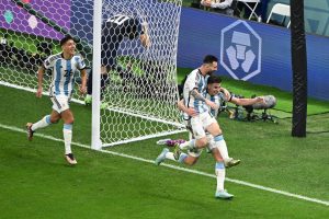 Argentinos rinktinė užtikrintai žengė į pasaulio futbolo čempionato finalą 