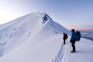 Monblane dingo keturi alpinistai