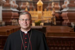 Arkivyskupas pradėjo tyrimą dėl kaltinimų seksualiniu išnaudojimu sulaukusio buvusio kunigo veiksmų