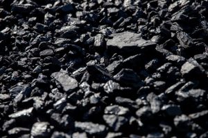 Įsigaliojo ES draudimas importuoti rusiškas anglis