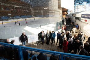 Ruošiantis žiemos žaidynėms – nerimas dėl arenų ir džiaugsmas dėl ledo ritulio