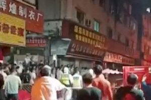 Teisių gynėjai: dešimtys protestuotojų dėl COVID-19 ribojimų vis dar už grotų Kinijoje