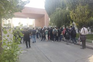 Irano teismas panaikino su protestais dėl M. Amini susijusį mirties nuosprendį
