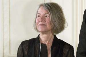 Mirė Nobelio literatūros premijos laureatė L. Gluck