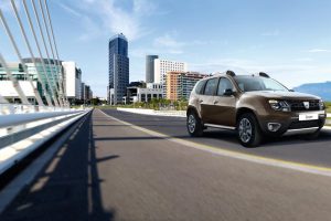 ,,Dacia“ pristato ribotos serijos „Duster BlackShadow“