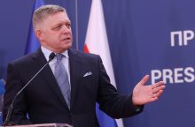 Slovakijos premjeras priėmė V. Putino kvietimą atvykti į Maskvą