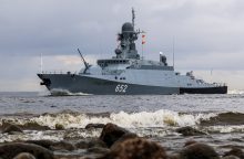 Iranas ir Rusija pradėjo bendras karinio jūrų laivyno pratybas