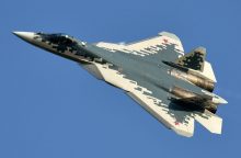 Ukraina teigia Rusijos teritorijoje smogusi naikintuvui Su-57