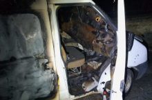 Kraupi sūnų sąmokslo atomazga: mikroautobuse sudegino tėvą dėl turto