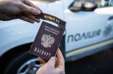 Su rusišku pasu ukrainiečiai gauna ir bilietą į priešo kariuomenę