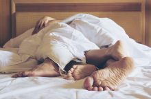 Karantino grimasos: gimstamumas sumažėjo, vyrai rečiau santykiavo ir dažniau žiūrėjo pornografiją