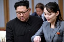 Kim Jong Uno sesuo kaltina Seulą sukėlus COVID-19 protrūkį jos šalyje: grasina kerštu