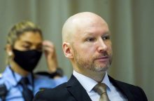 Prašo atmesti masines žudynes Norvegijoje surengusio A. Breiviko prašymą dėl lygtinio paleidimo