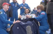 Maskva: iš TKS grįžo du rusų kosmonautai ir JAV astronautas